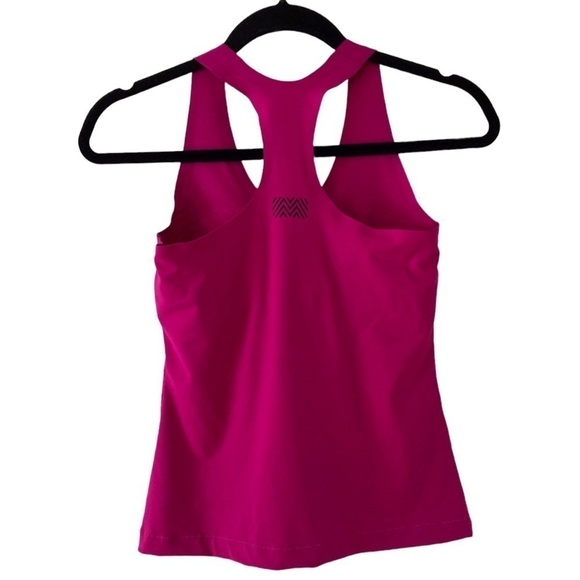 Monreal London Essential V-Neck Sports Tank Top - Picture 6 of 7